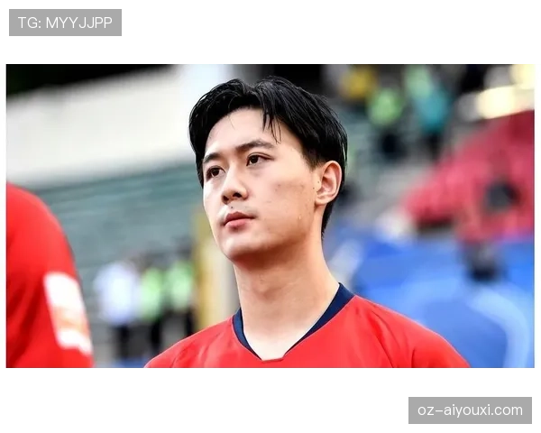 刚刷到蒋圣龙赛后回家，球衣还湿着却从鞋柜里掏出比我房贷还贵的一双球鞋